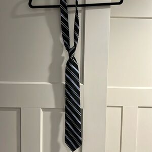 Club room tie